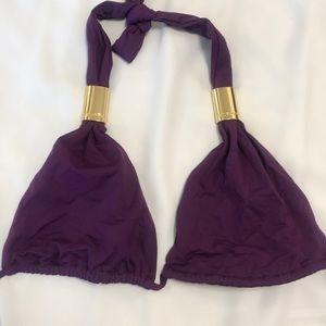 GORGEOUS Purple top with gold hardware! Must have!